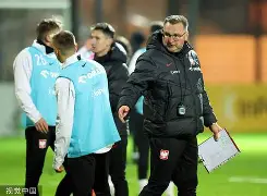 罗伯特·莱万多夫斯基神勇，拜仁慕尼黑客场轻取法兰克福的简单介绍