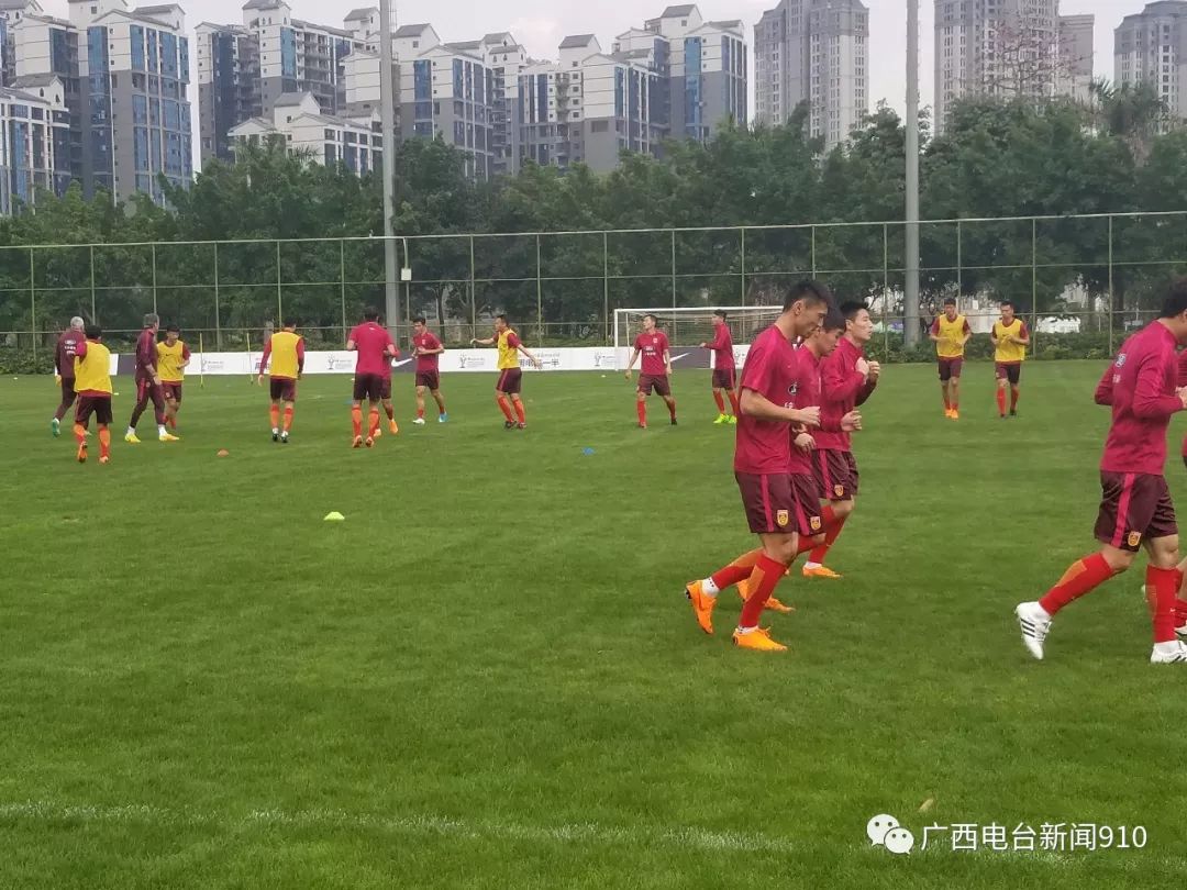 开云app-四川队球员士气低迷，主教练呼吁复苏斗志(四川队本土球员)